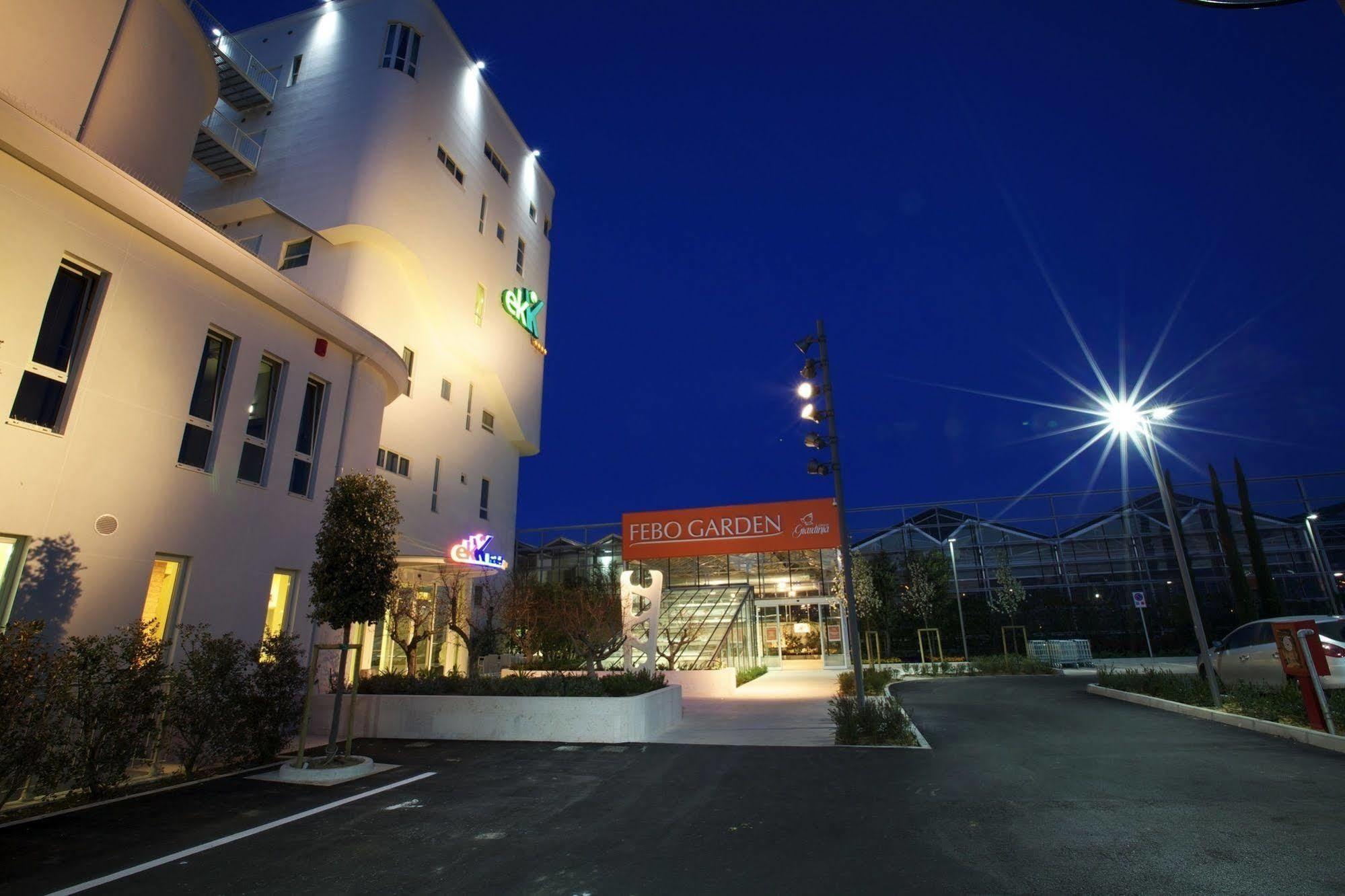 Ekk Hotel Citta Sant'Angelo Exteriör bild